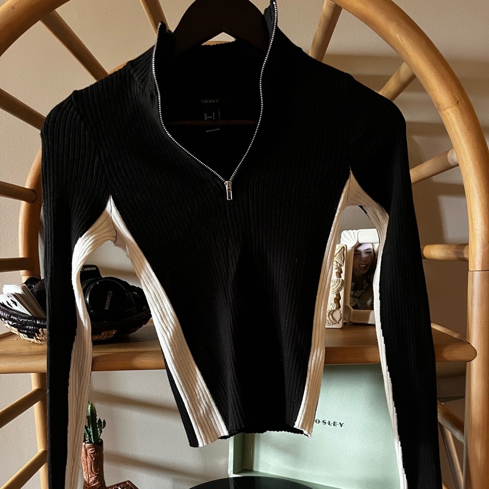 Black and White Ribbed Zip-Up Top